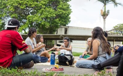 Picnic en Tierra de nadie (para no olvidar a la UCV)
